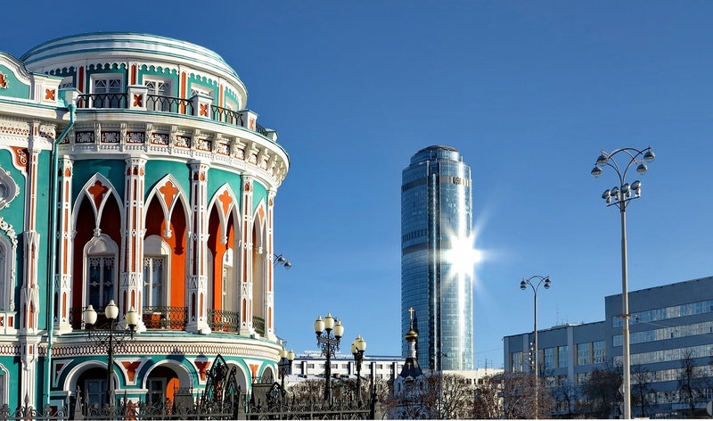 На фото: здания в центре Екатеринбурга
